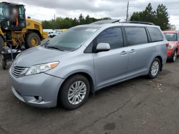  Salvage Toyota Sienna