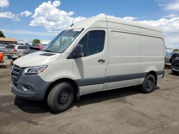  Salvage Mercedes-Benz Sprinter