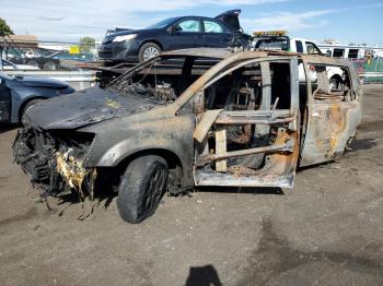  Salvage Chrysler Minivan