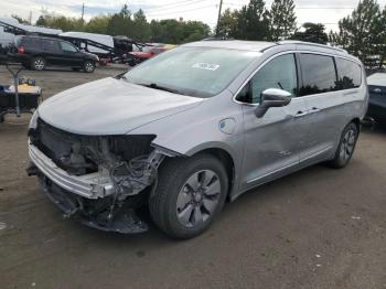  Salvage Chrysler Pacifica