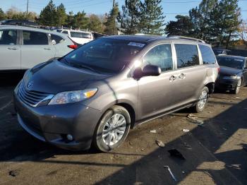  Salvage Toyota Sienna