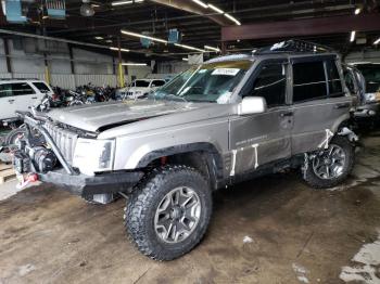  Salvage Jeep Grand Cherokee