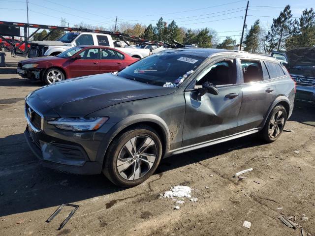  Salvage Volvo V60