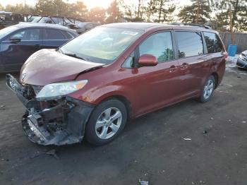  Salvage Toyota Sienna