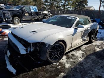  Salvage Ford Mustang