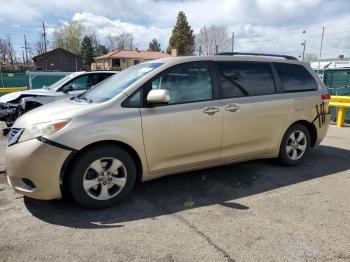  Salvage Toyota Sienna