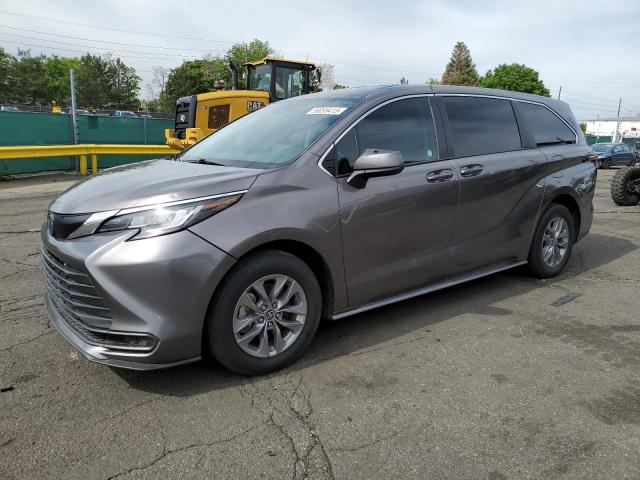  Salvage Toyota Sienna