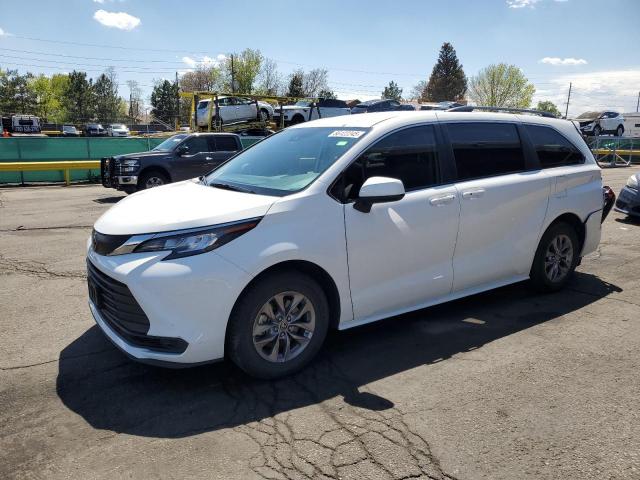  Salvage Toyota Sienna