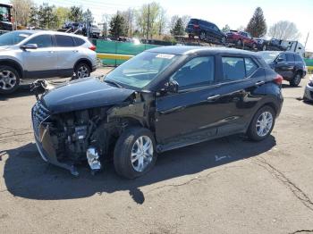  Salvage Nissan Kicks