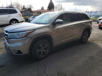  Salvage Toyota Highlander