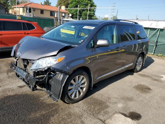  Salvage Toyota Sienna