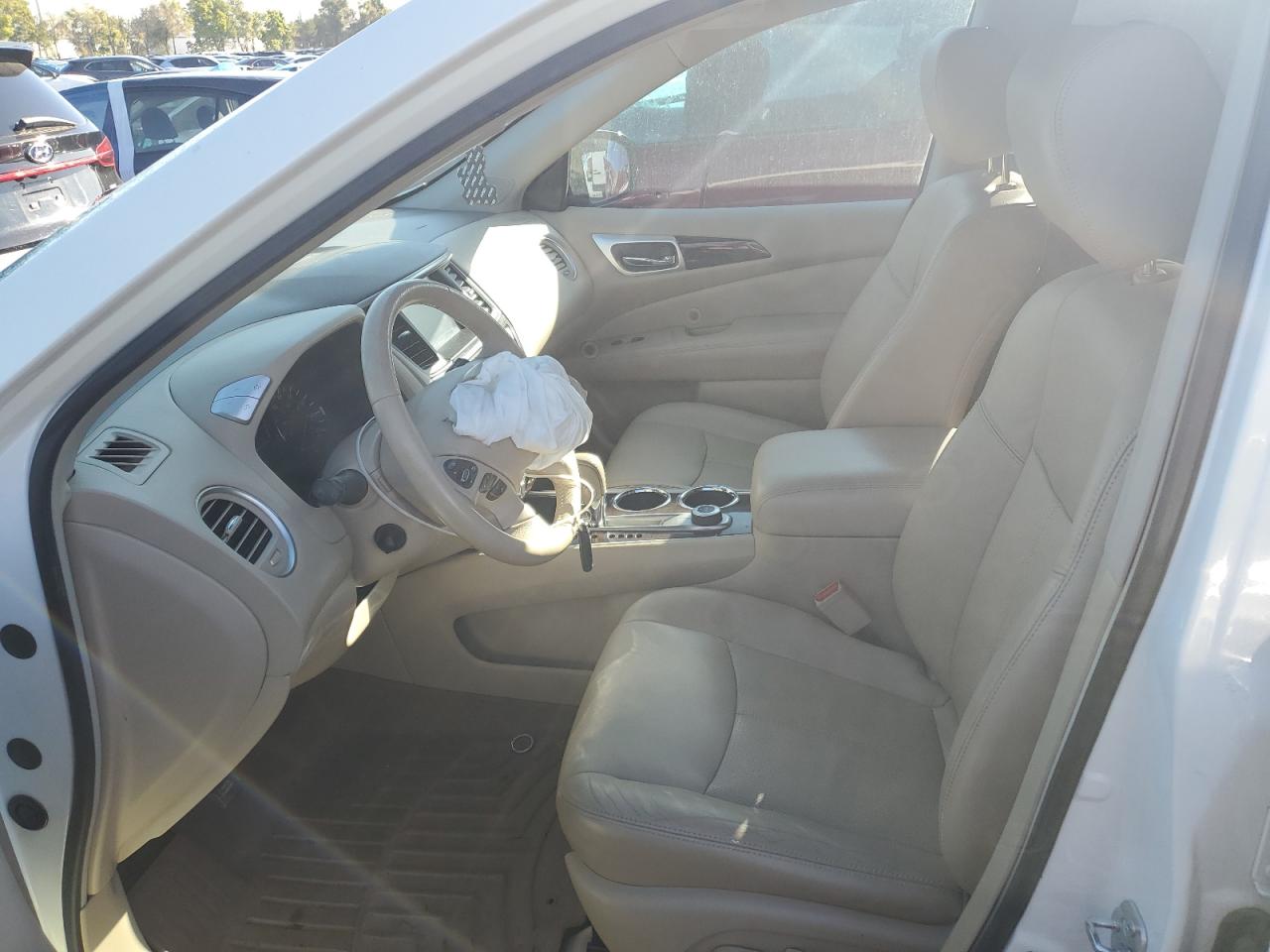 Nissan Pathfinder S Image 8