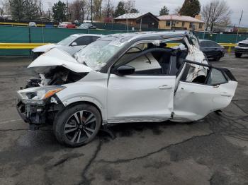  Salvage Nissan Kicks