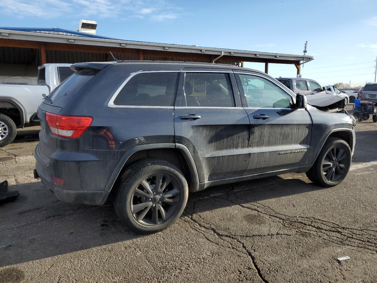Jeep Grand Cherokee Laredo Image 2
