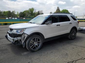  Salvage Ford Explorer