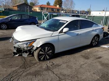  Salvage Nissan Altima