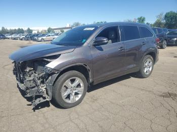  Salvage Toyota Highlander