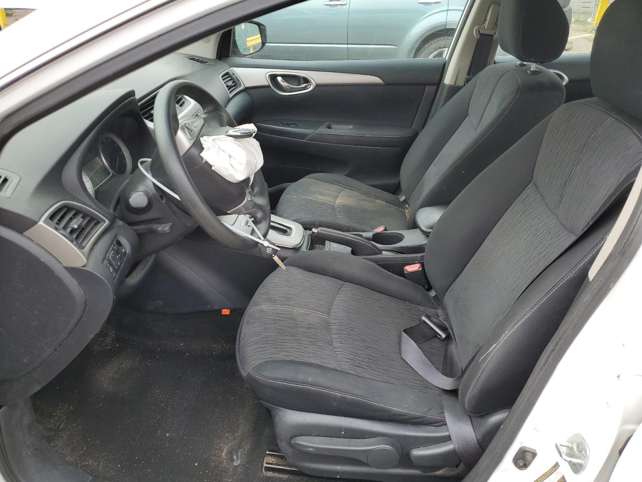 Nissan Sentra S Image 5