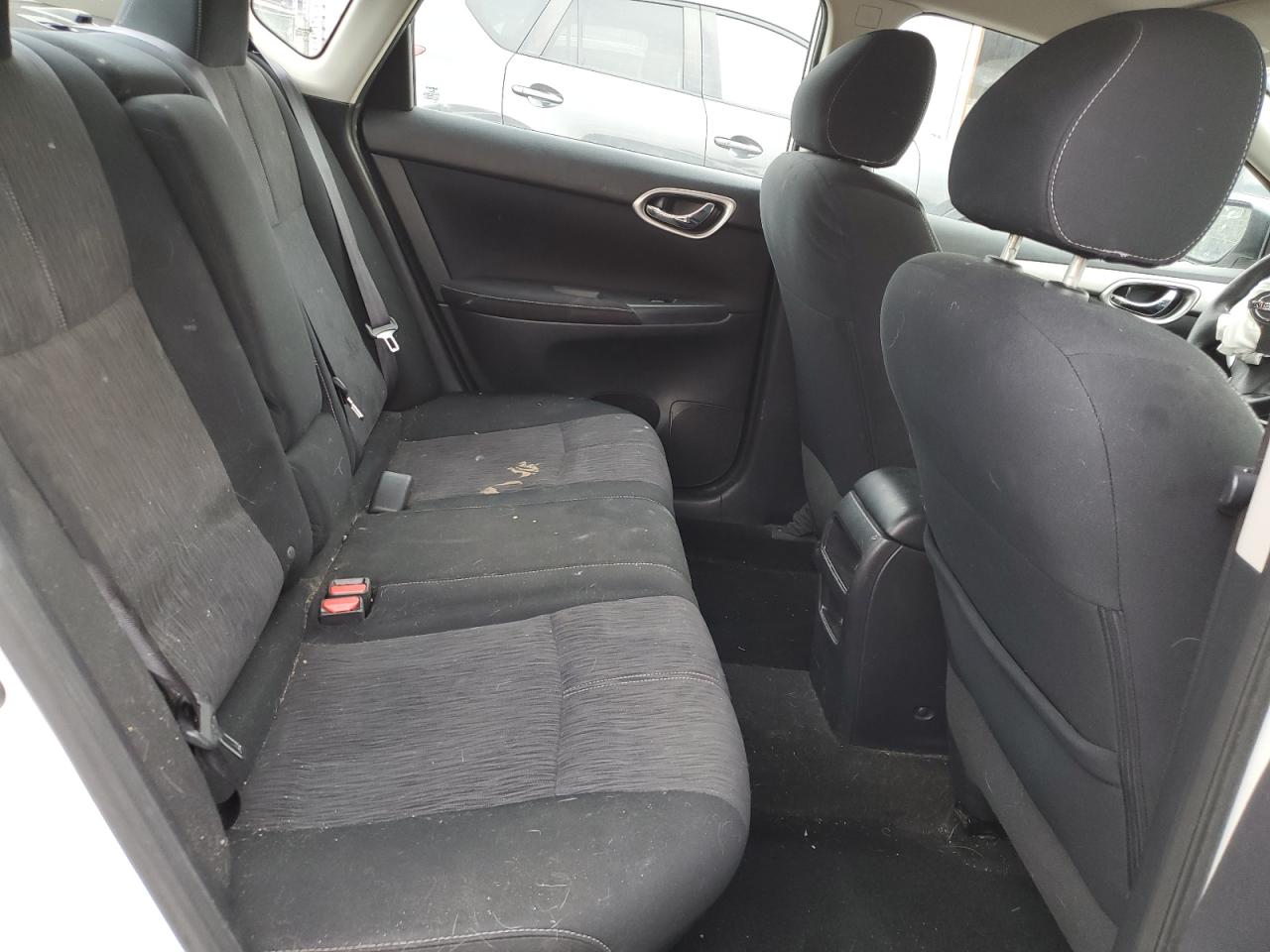 Nissan Sentra S Image 8