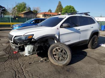  Salvage Jeep Cherokee