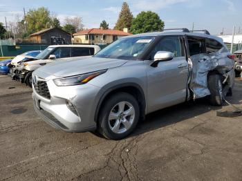  Salvage Toyota Highlander