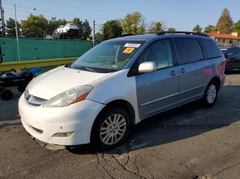  Salvage Toyota Sienna