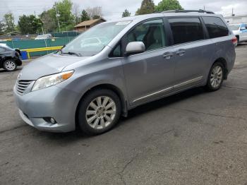  Salvage Toyota Sienna