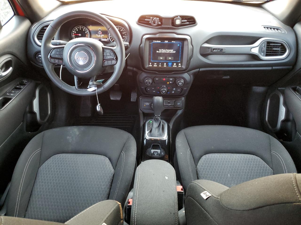 Jeep Renegade Latitude Image 12