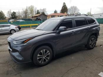  Salvage Toyota Highlander