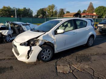  Salvage Toyota Prius