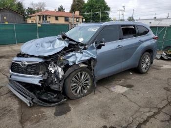  Salvage Toyota Highlander