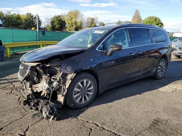  Salvage Chrysler Pacifica