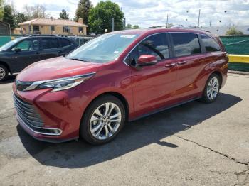  Salvage Toyota Sienna