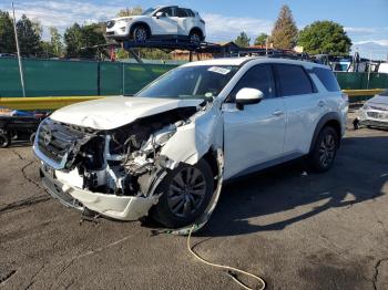  Salvage Nissan Pathfinder