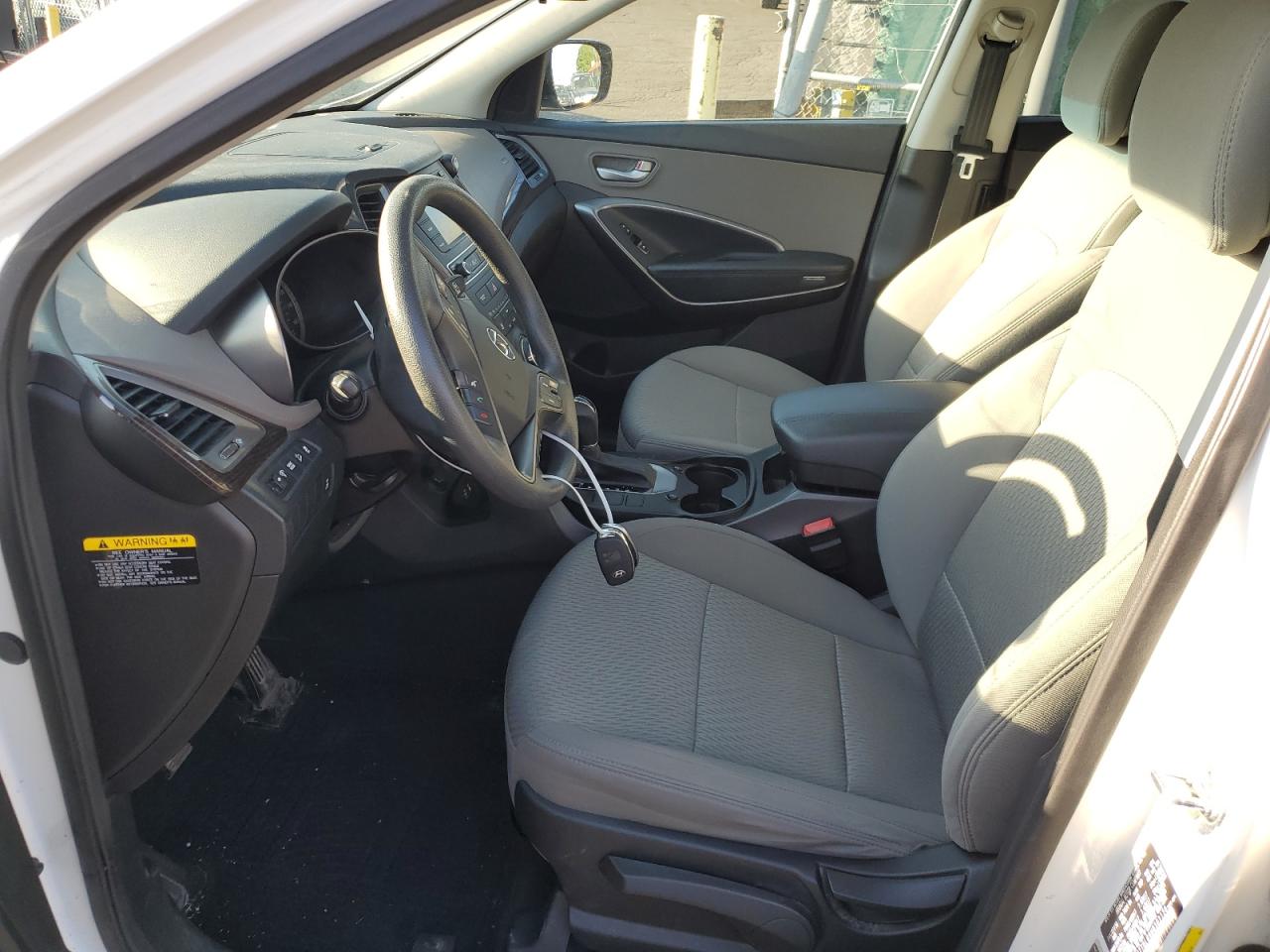 Hyundai SANTA FE Image 4