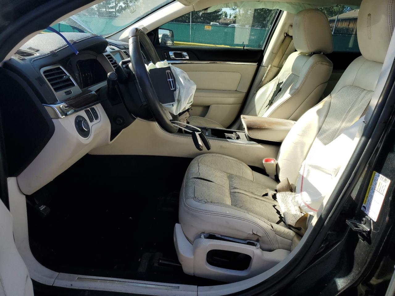Lincoln MKS Image 11