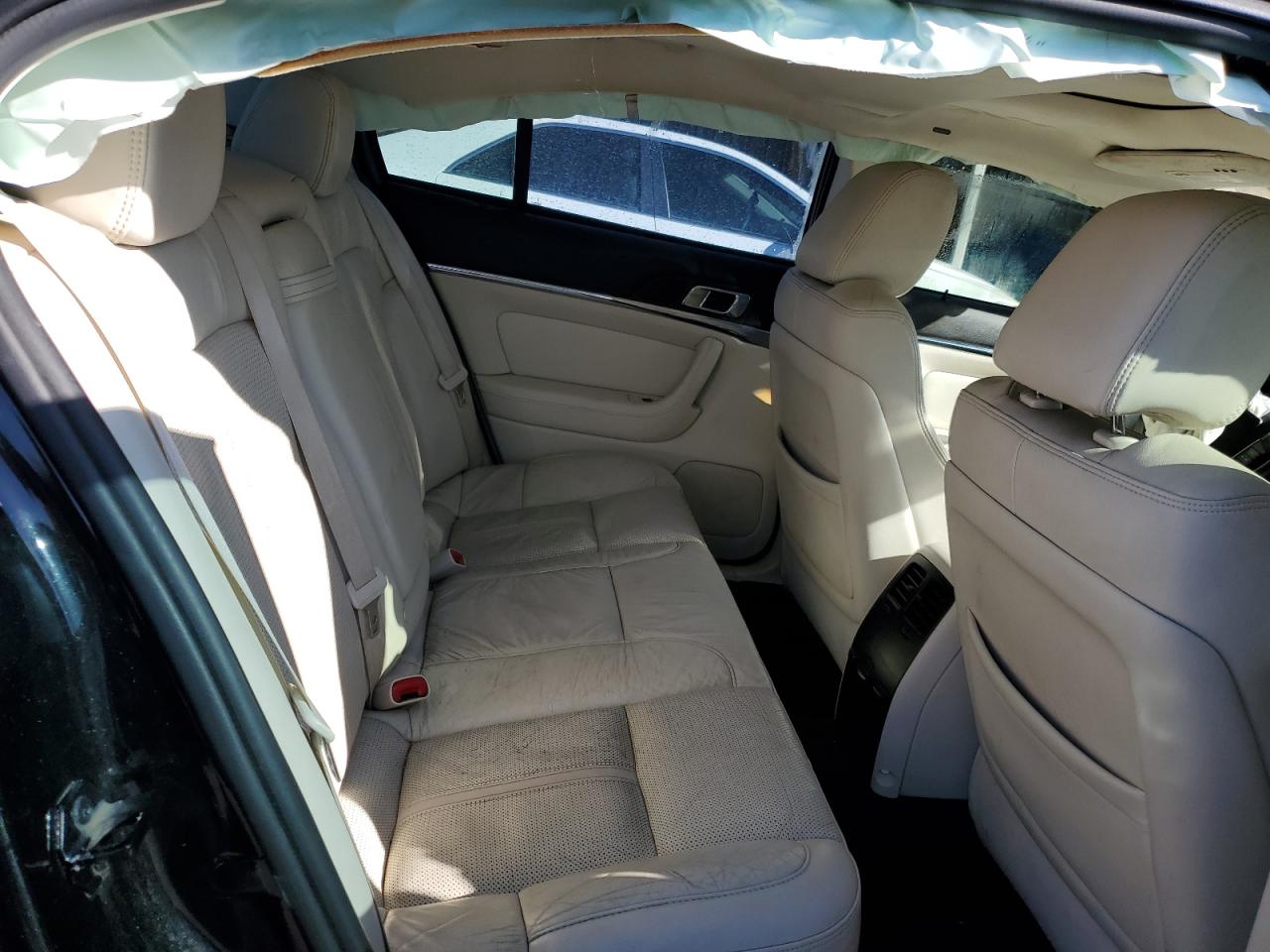 Lincoln MKS Image 6