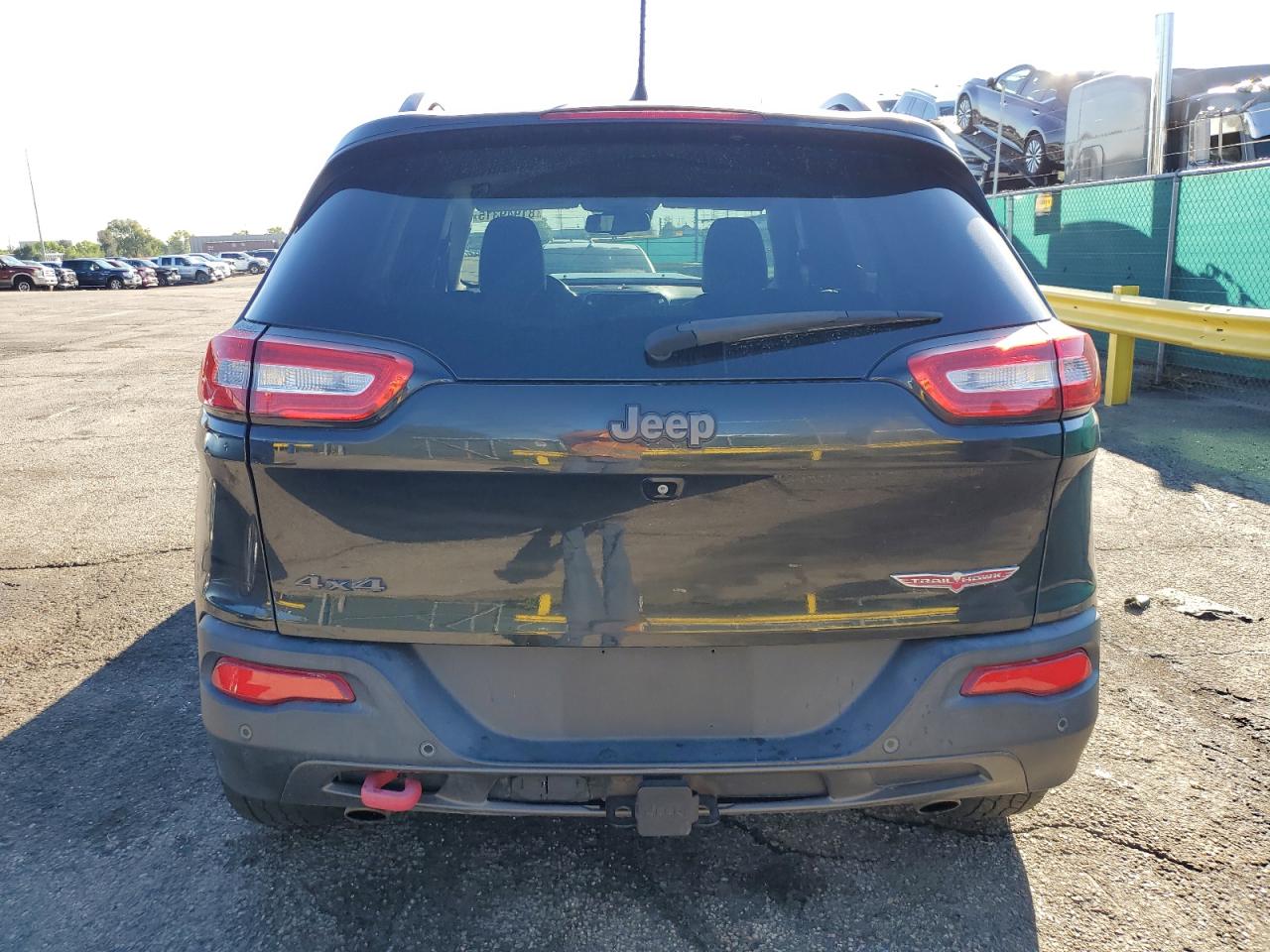 Jeep Cherokee Trailhawk Image 12