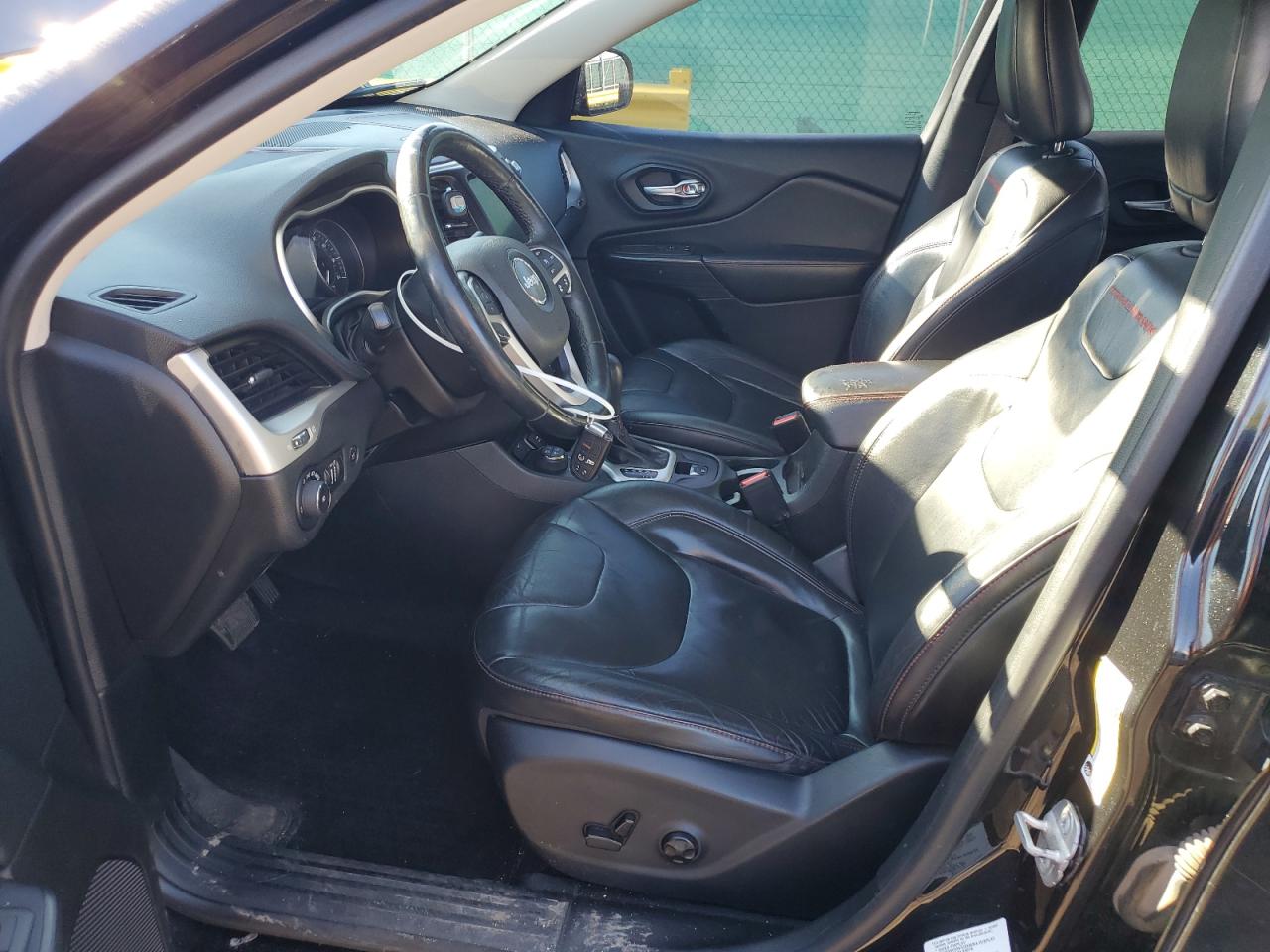 Jeep Cherokee Trailhawk Image 4