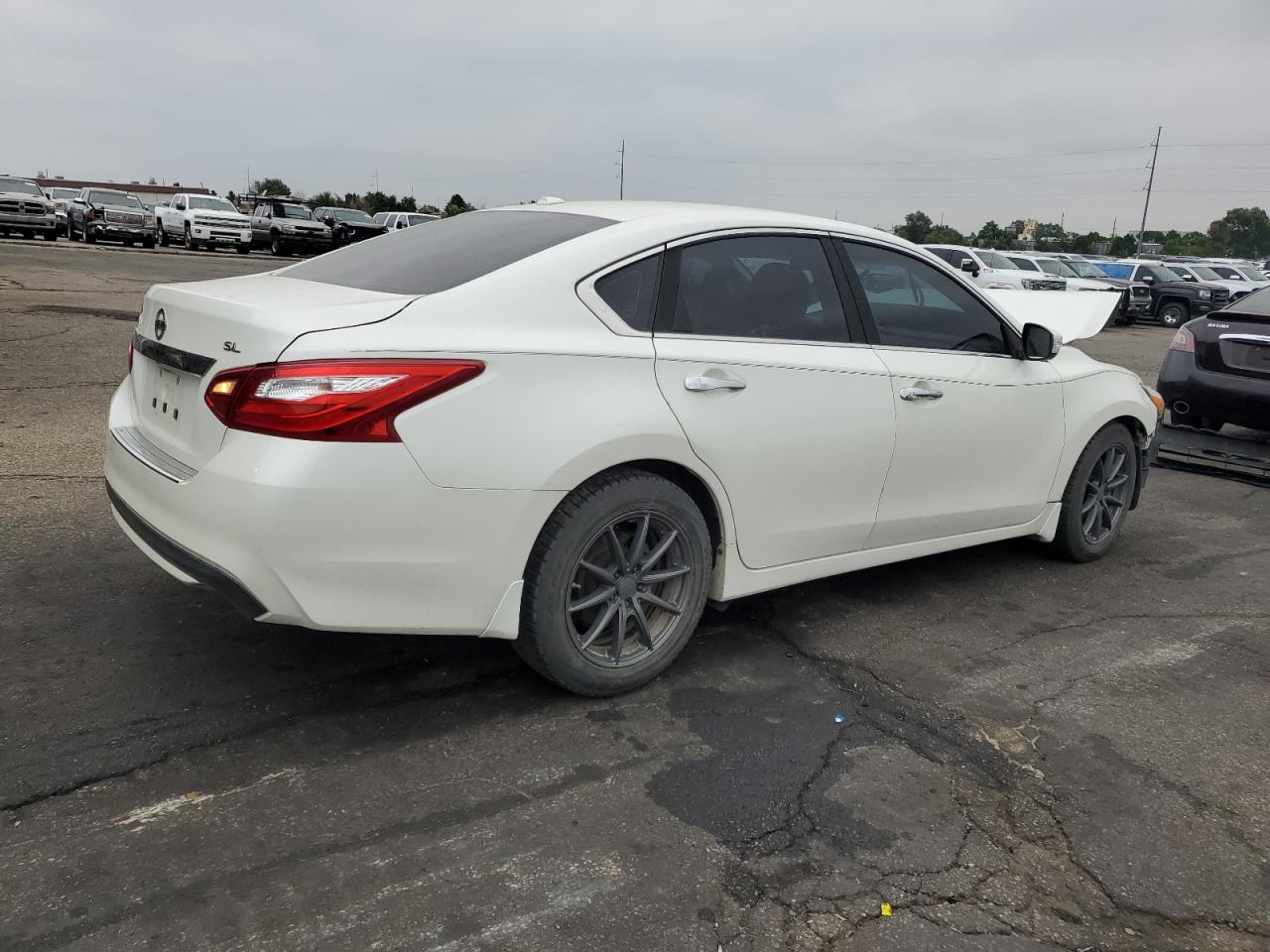 Nissan Altima 2.5 Image 10