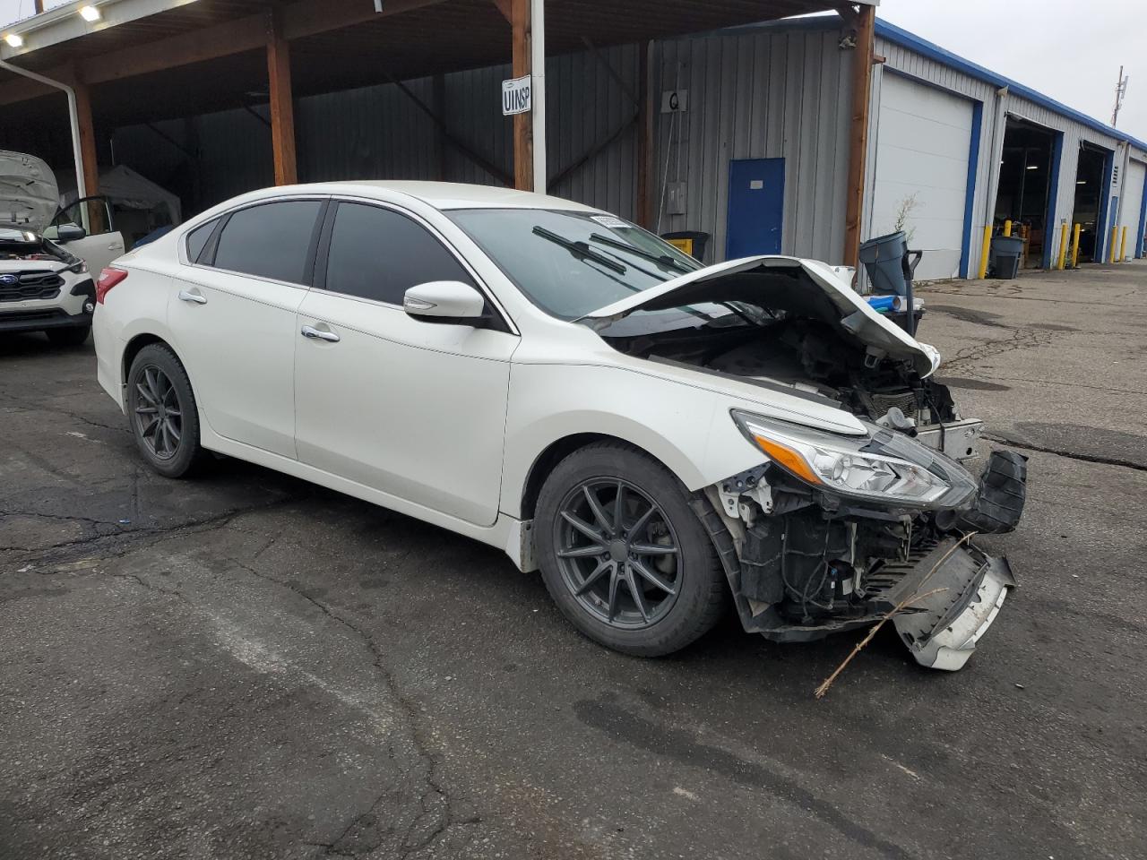 Nissan Altima 2.5 Image 5