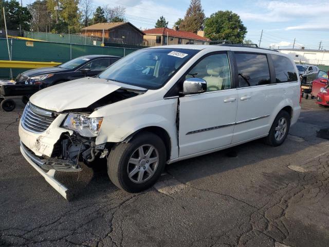 Salvage Chrysler Minivan