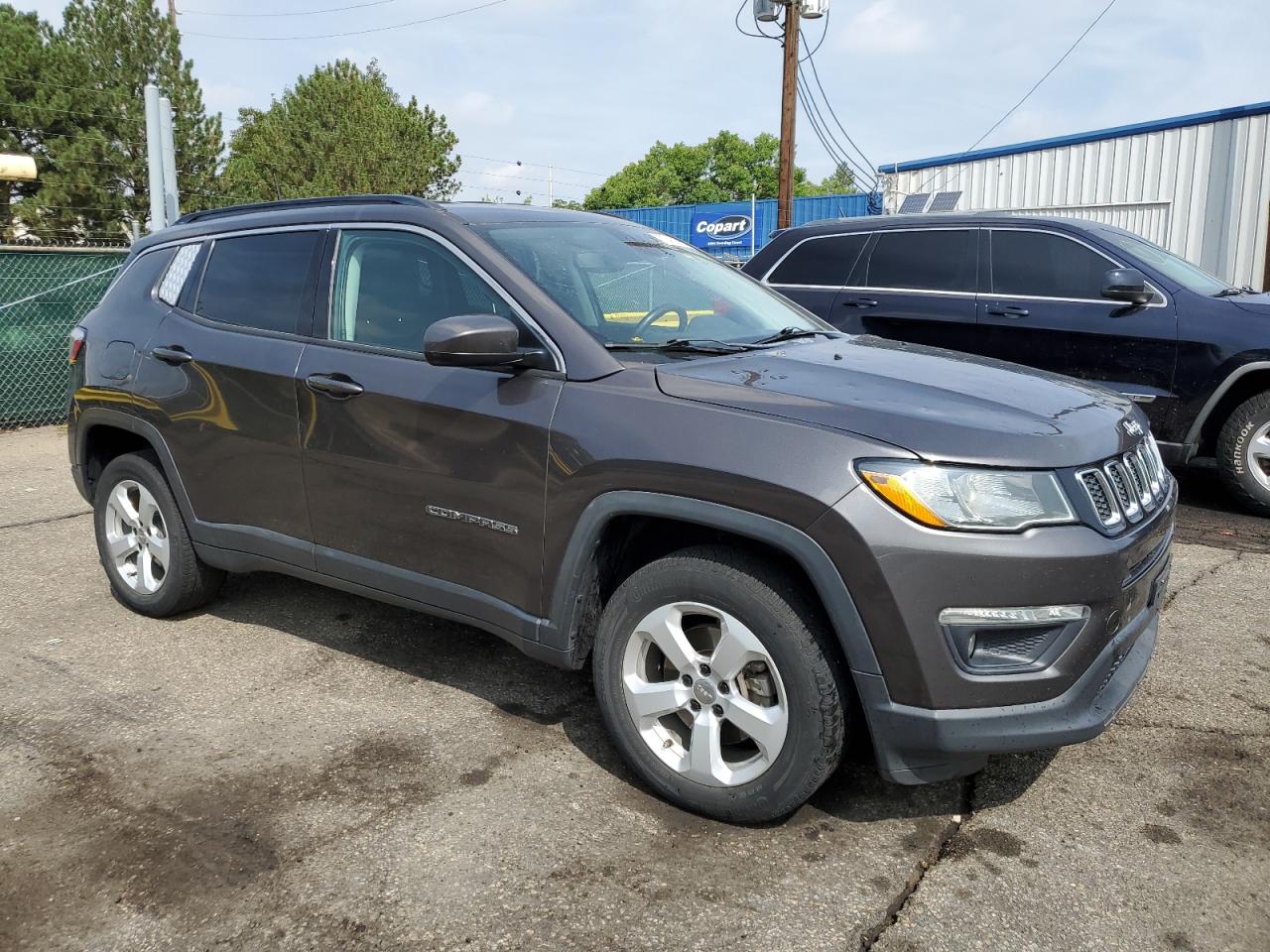 Jeep Compass Latitude Image 2