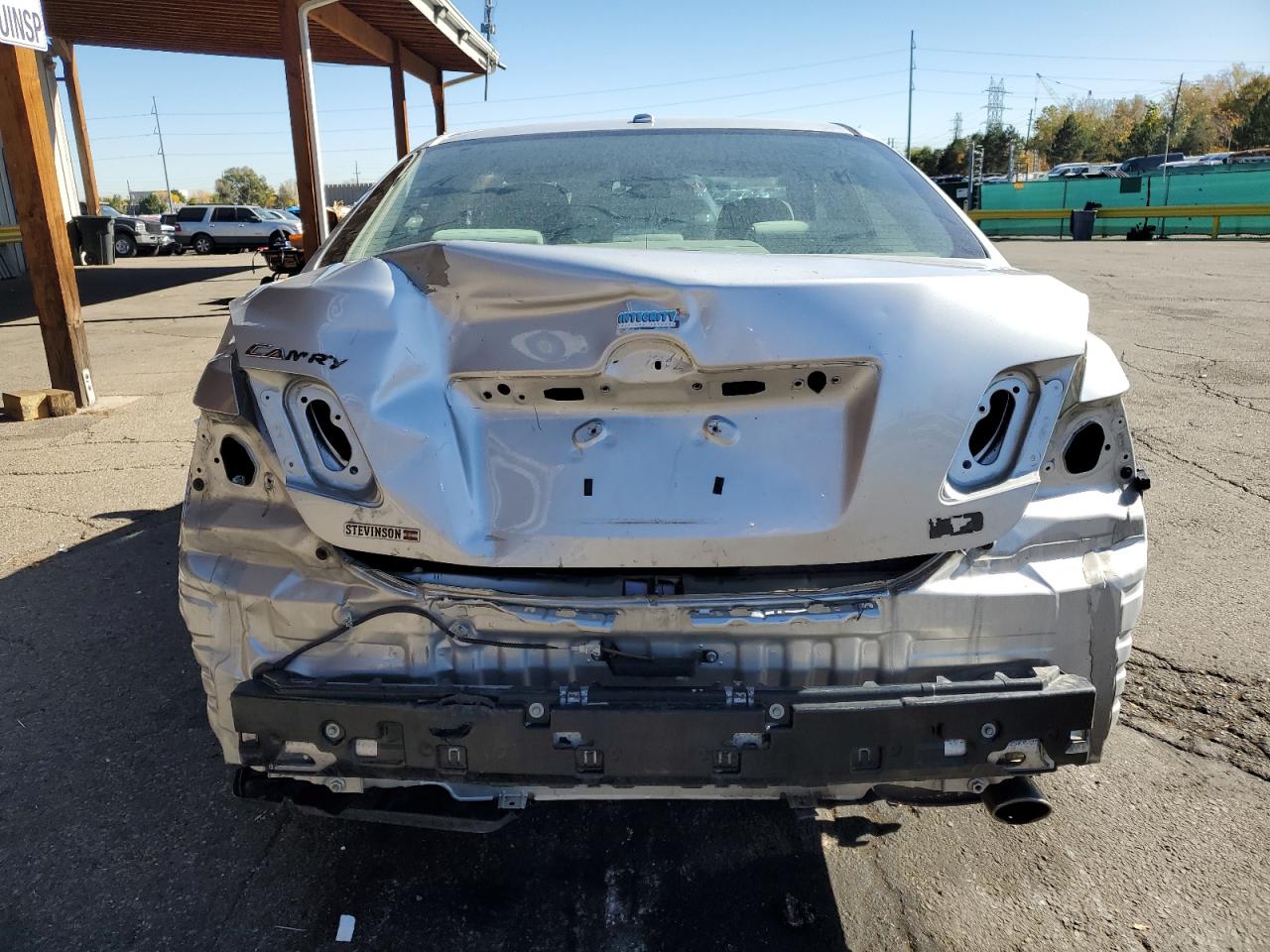 Toyota Camry Hybrid Image 6