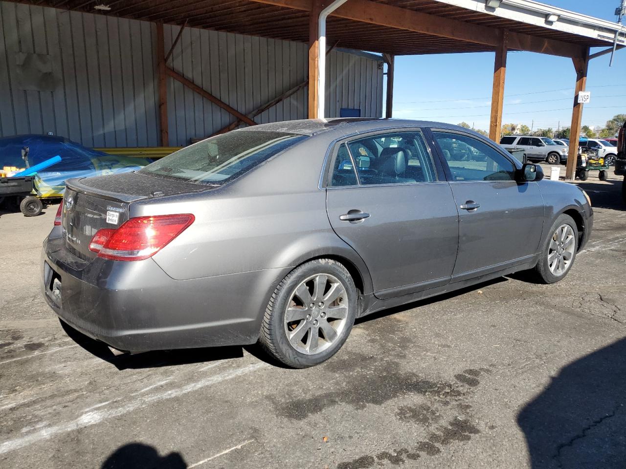 Toyota Avalon Xl Image 2