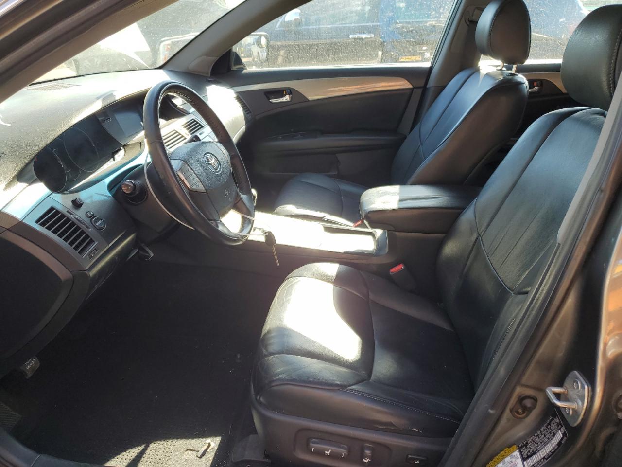 Toyota Avalon Xl Image 6