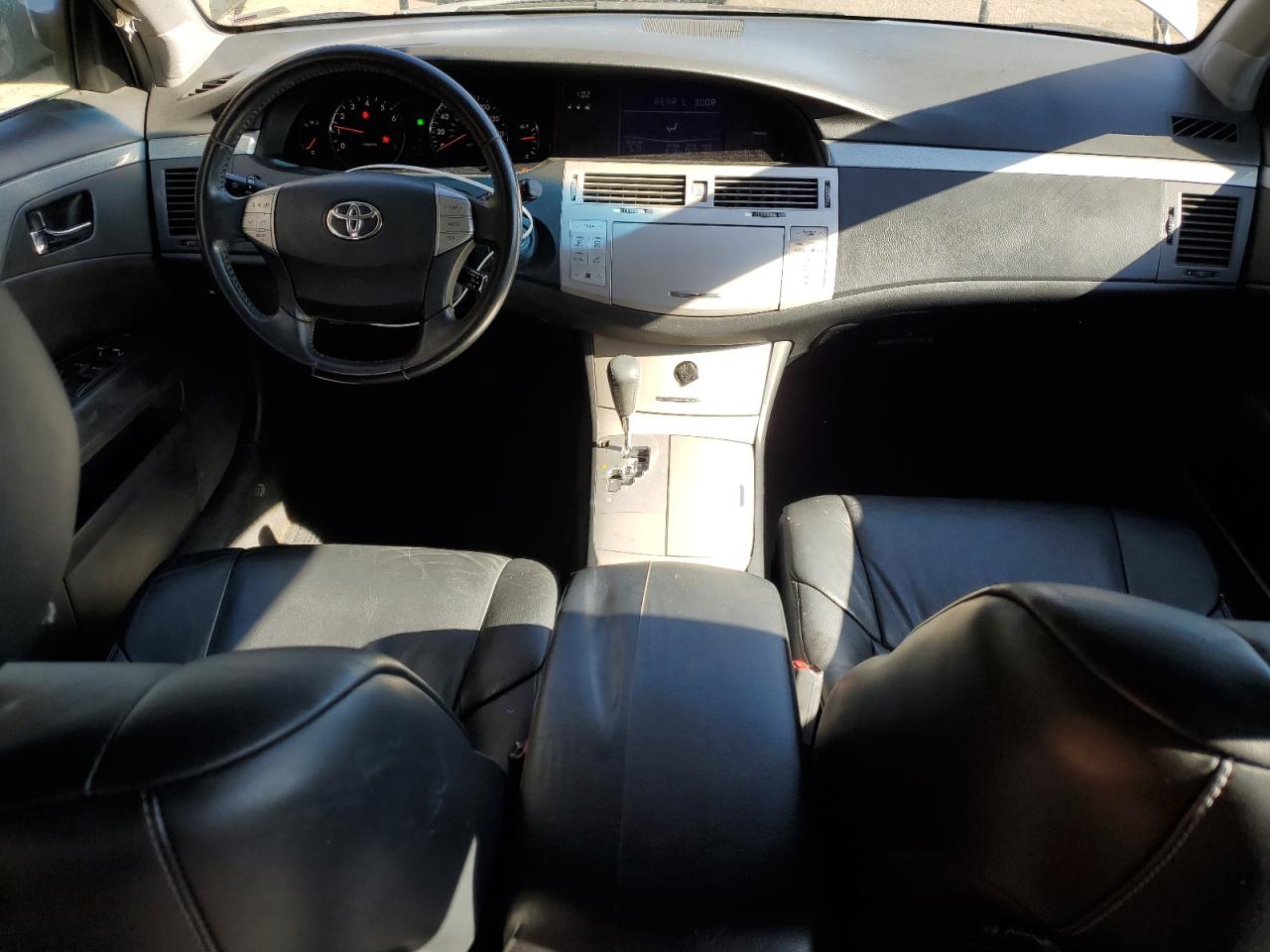 Toyota Avalon Xl Image 3