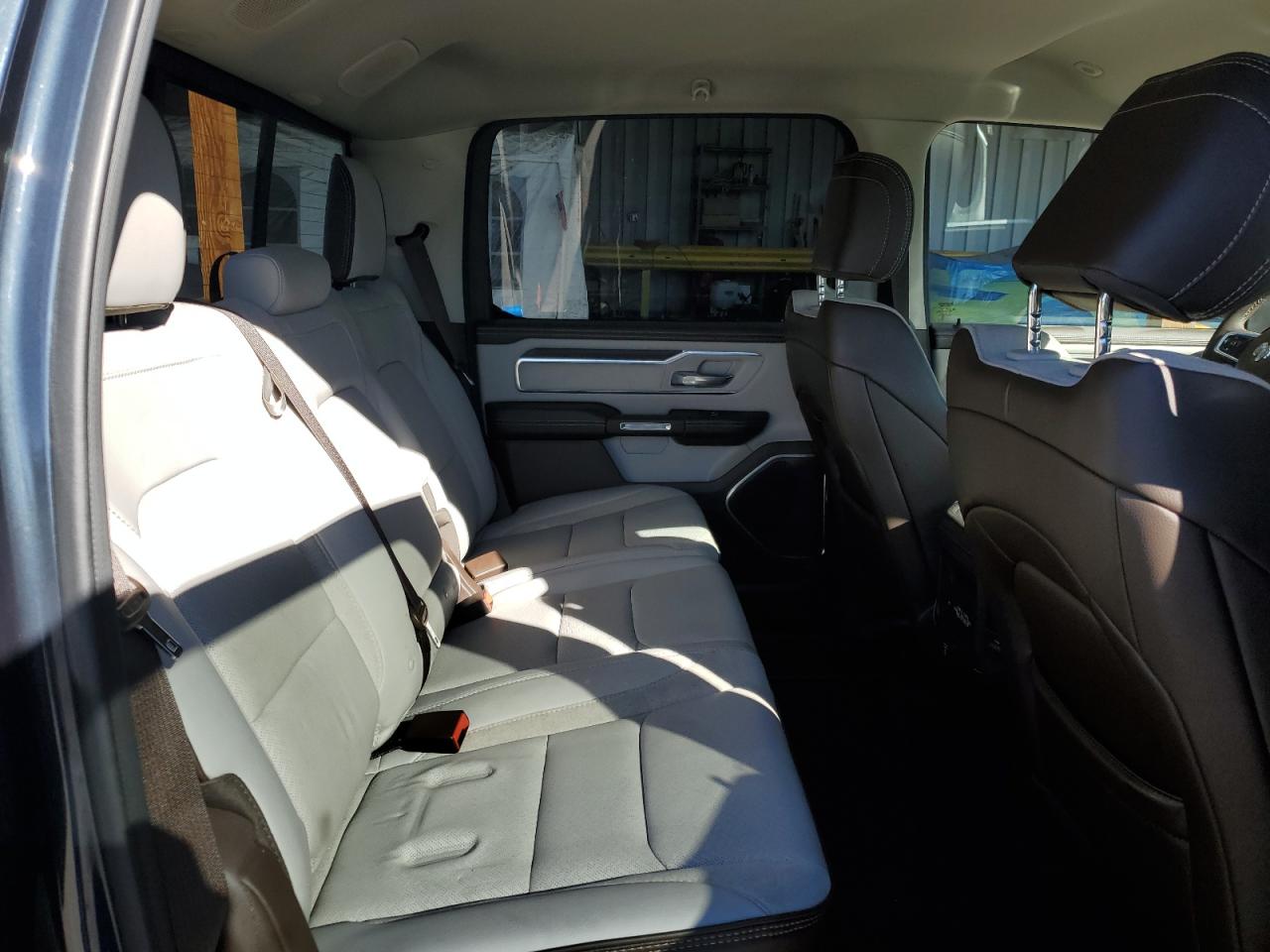 Ram 1500 Laramie Image 9