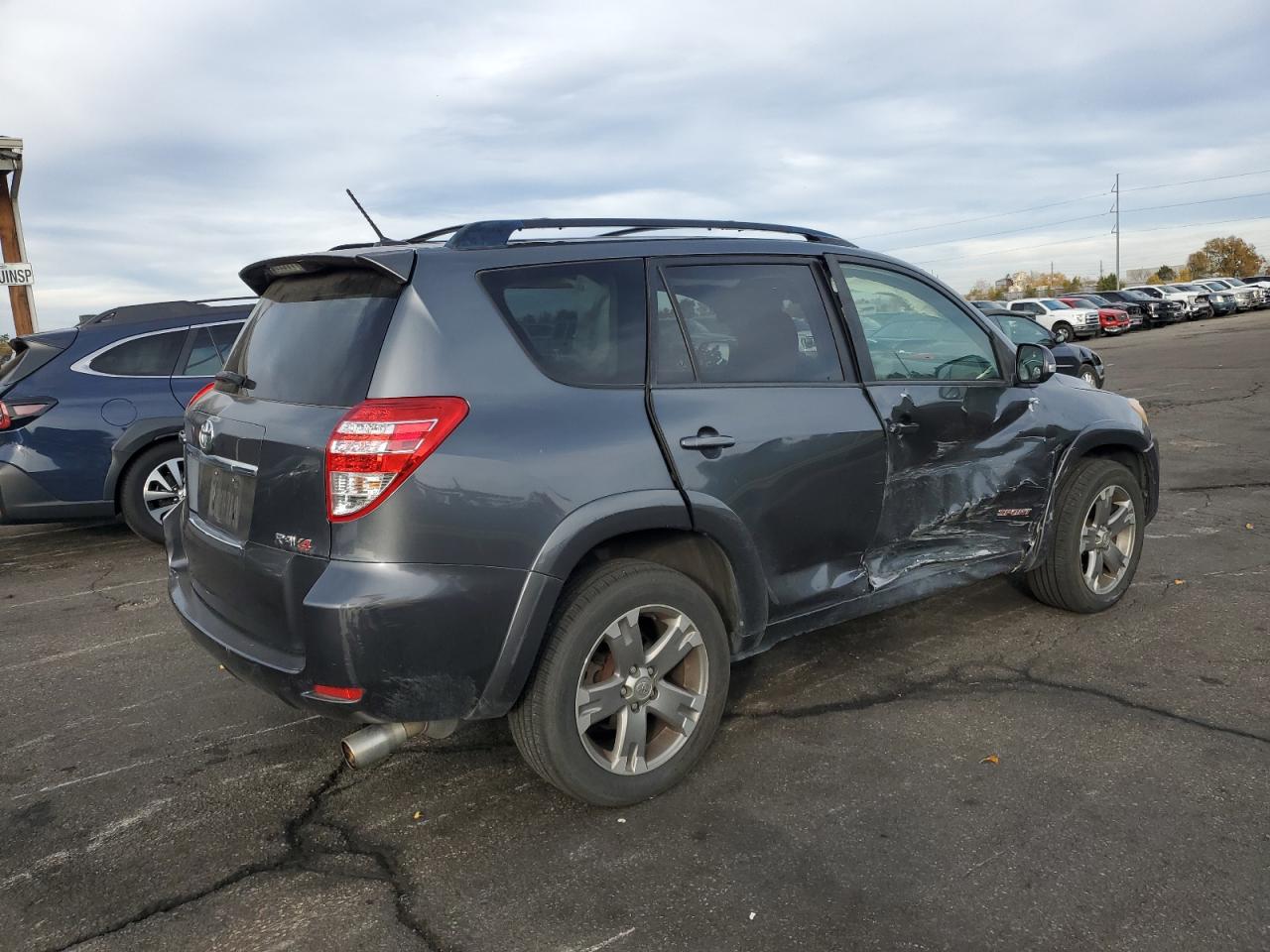 Toyota RAV4 Sport Image 9