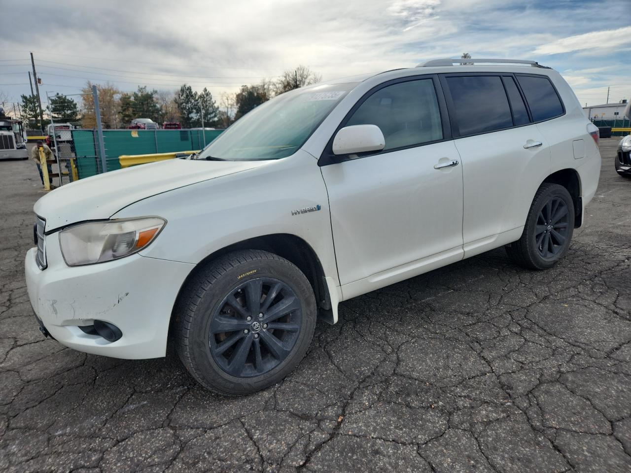 Toyota Highlander Hybrid Image 1
